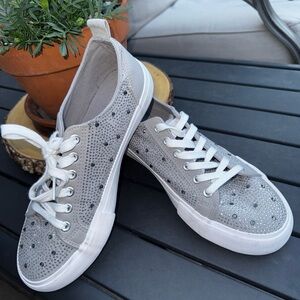 Torrid sparkly, glittery rhinestone size 9